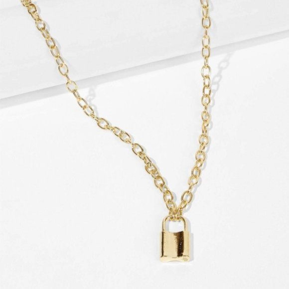 🤩4/$15🥳 Gold Color Lock Charm necklace - Picture 4 of 7